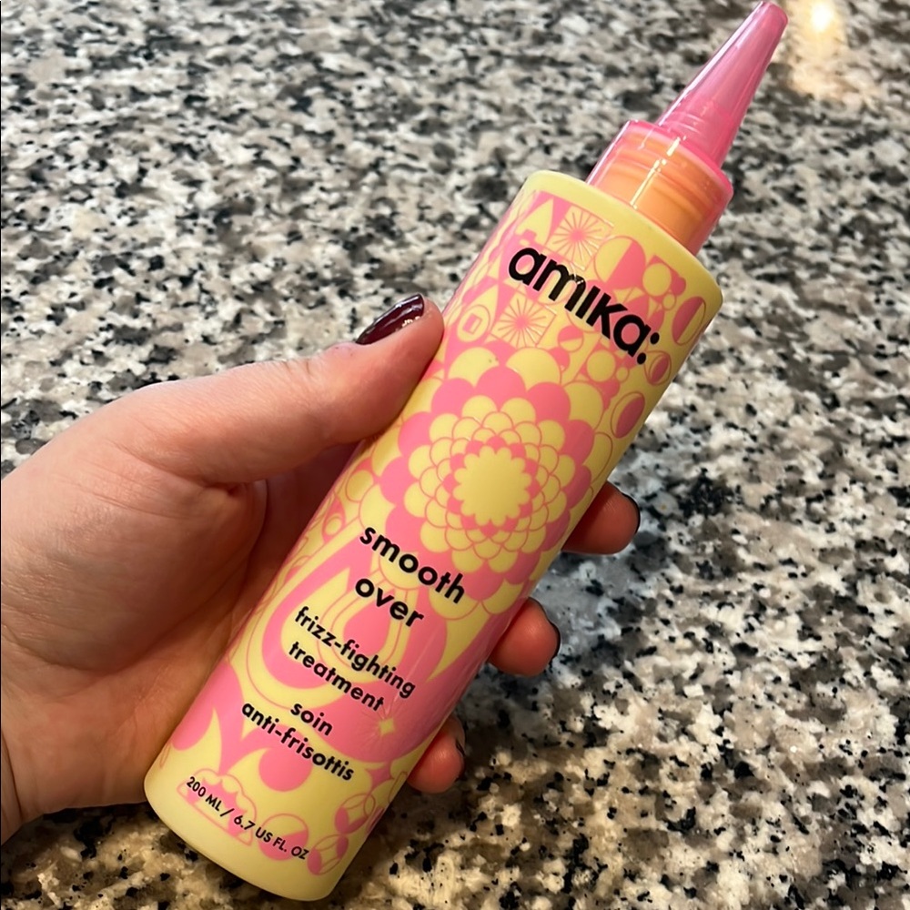 NWT Amika Smooth Over Frizz Treatment